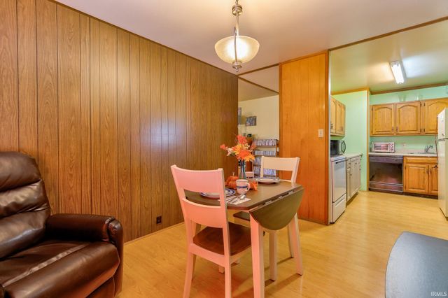 413 North Park Drive, Evansville, IN 47710