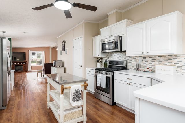 8401 TAMARACK Drive, Machesney Park, IL 61115