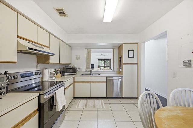 2915 CLUBVIEW DRIVE U4, Orlando, FL 32822