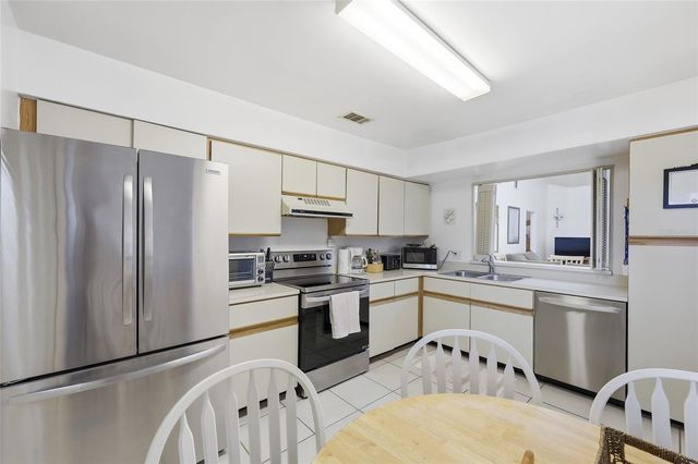 2915 CLUBVIEW DRIVE U4, Orlando, FL 32822