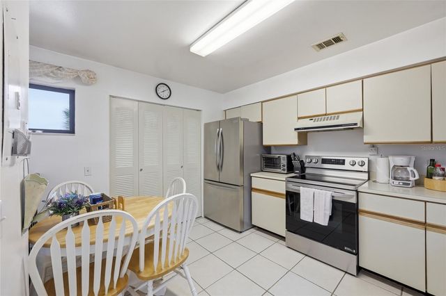 2915 CLUBVIEW DRIVE U4, Orlando, FL 32822