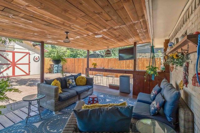 105 Jones ST, Bastrop, TX 78602