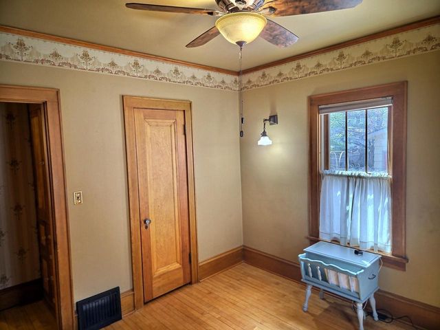 1513 N MAIN STREET, Oshkosh, WI 54901
