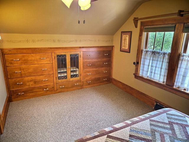 1513 N MAIN STREET, Oshkosh, WI 54901