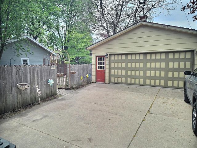 1513 N MAIN STREET, Oshkosh, WI 54901