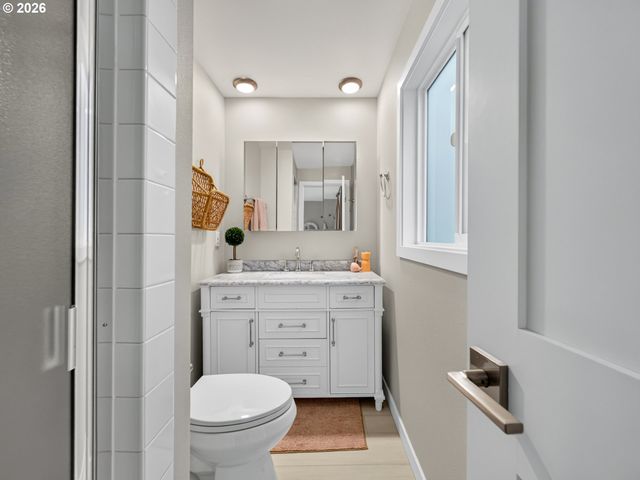 17701 OVERLOOK Cir, Lake Oswego, OR 97034