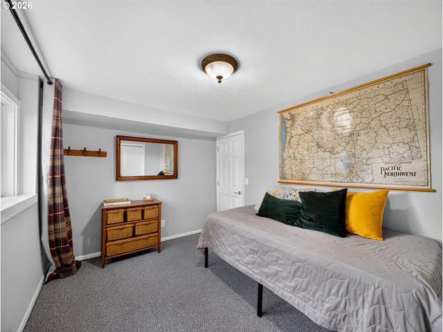 17701 OVERLOOK Cir, Lake Oswego, OR 97034