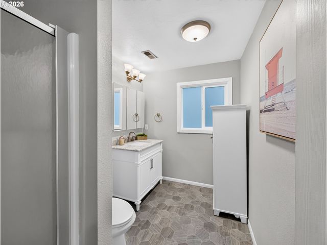 17701 OVERLOOK Cir, Lake Oswego, OR 97034