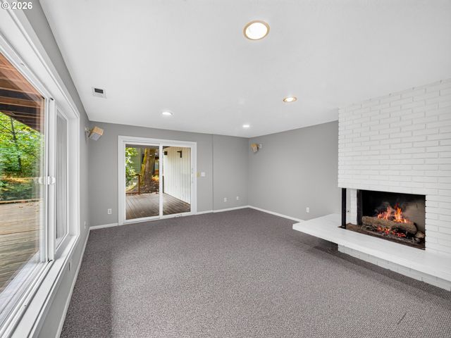 17701 OVERLOOK Cir, Lake Oswego, OR 97034