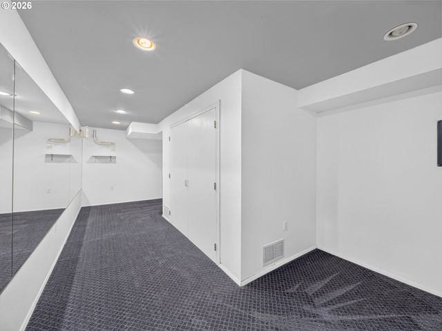 17701 OVERLOOK Cir, Lake Oswego, OR 97034