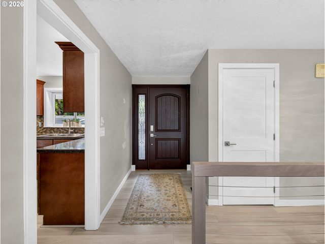 17701 OVERLOOK Cir, Lake Oswego, OR 97034