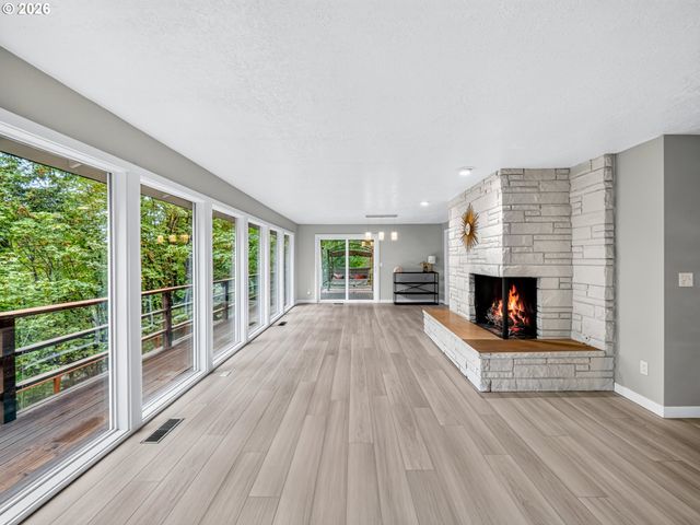 17701 OVERLOOK Cir, Lake Oswego, OR 97034