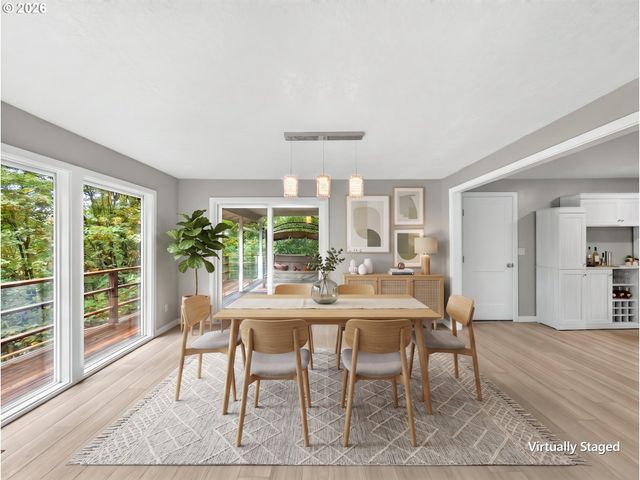 17701 OVERLOOK Cir, Lake Oswego, OR 97034