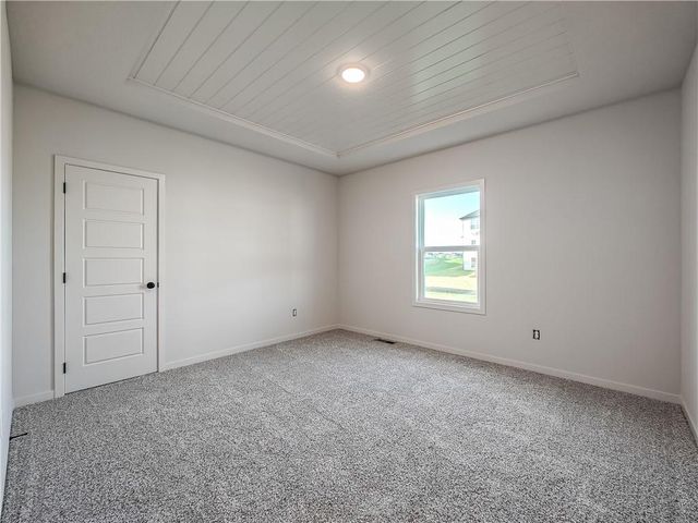 9292 Zarda Drive, Lenexa, KS 66227