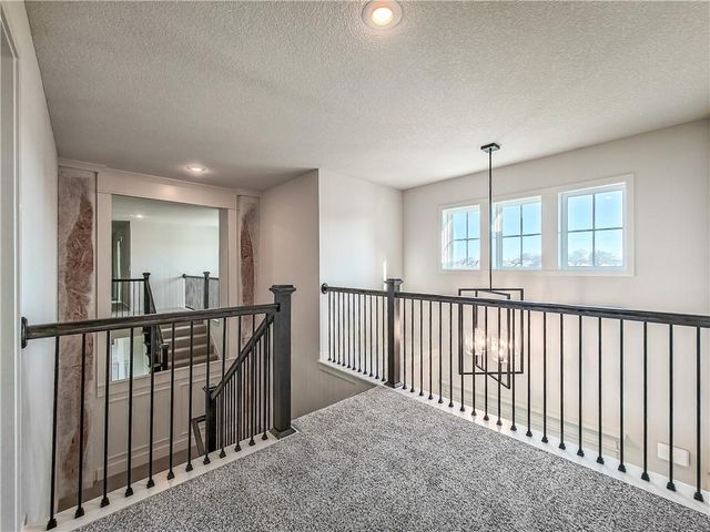9292 Zarda Drive, Lenexa, KS 66227