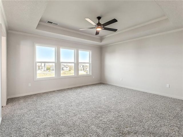 9292 Zarda Drive, Lenexa, KS 66227