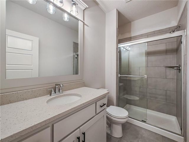 9292 Zarda Drive, Lenexa, KS 66227