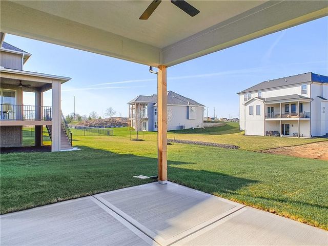 9292 Zarda Drive, Lenexa, KS 66227
