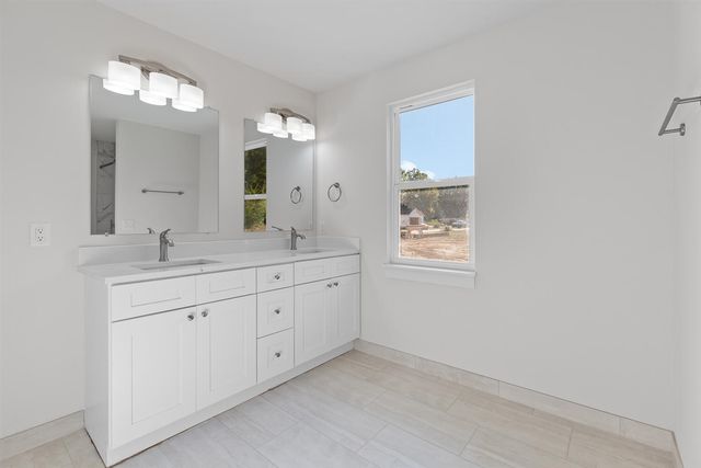 2511 Clinton Way, Jackson, MI 49201