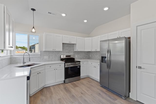 2511 Clinton Way, Jackson, MI 49201