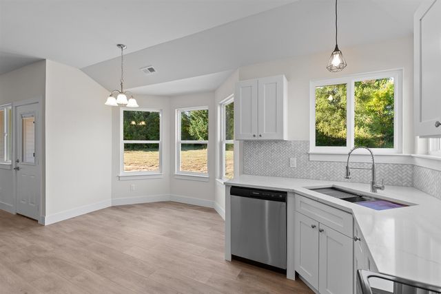 2511 Clinton Way, Jackson, MI 49201