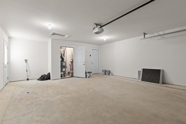 2511 Clinton Way, Jackson, MI 49201