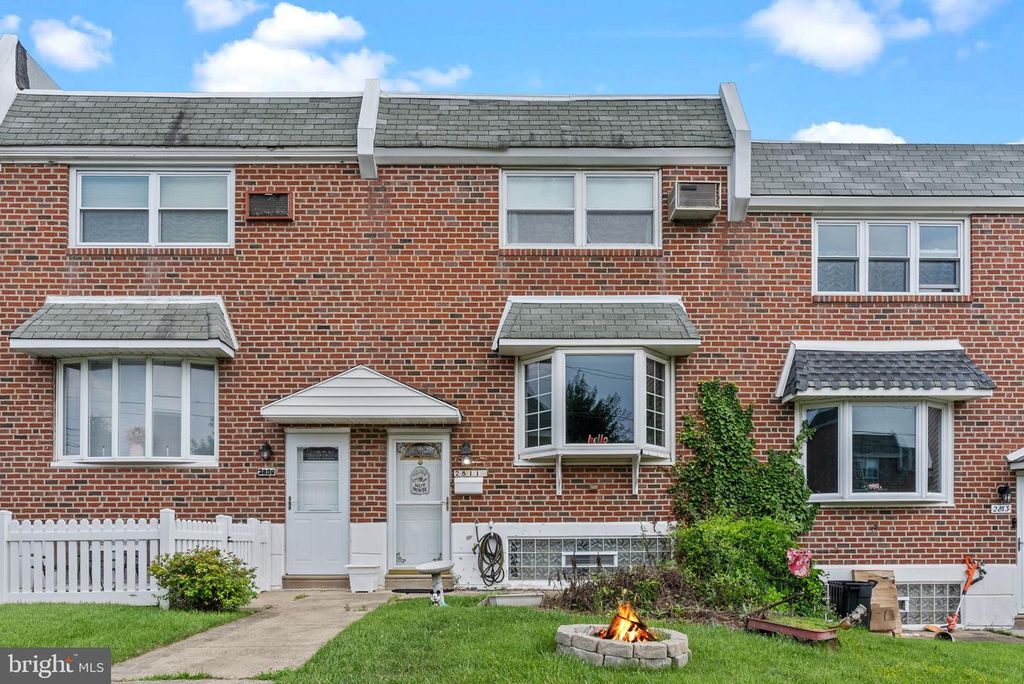 2811 MAXWELL ST, Philadelphia, PA 19136