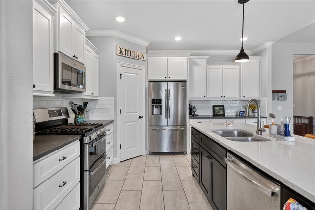 377 Penzo Avenue, Tontitown, AR 72762