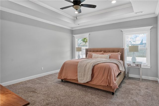377 Penzo Avenue, Tontitown, AR 72762