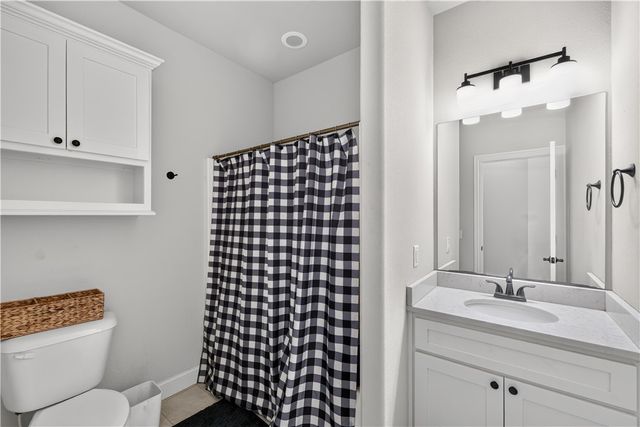 377 Penzo Avenue, Tontitown, AR 72762
