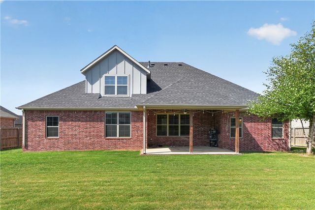 377 Penzo Avenue, Tontitown, AR 72762