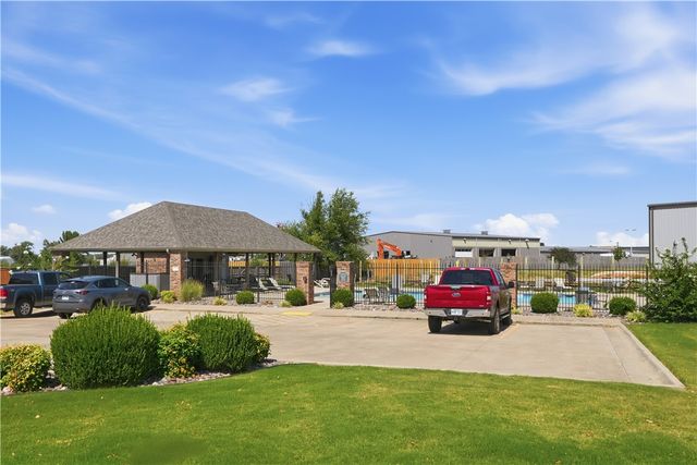 377 Penzo Avenue, Tontitown, AR 72762