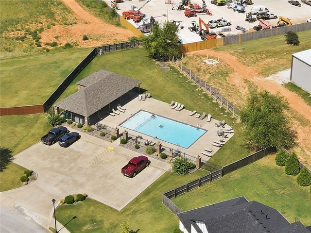 377 Penzo Avenue, Tontitown, AR 72762