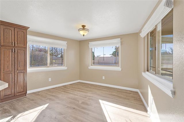 15889 Mojave, Hesperia, CA 92345