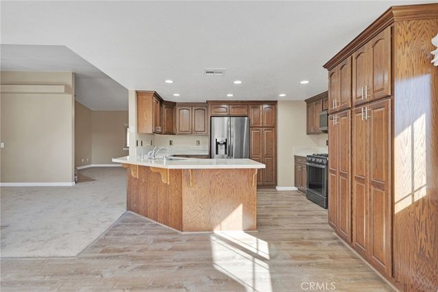 15889 Mojave, Hesperia, CA 92345