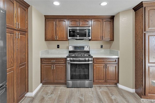 15889 Mojave, Hesperia, CA 92345