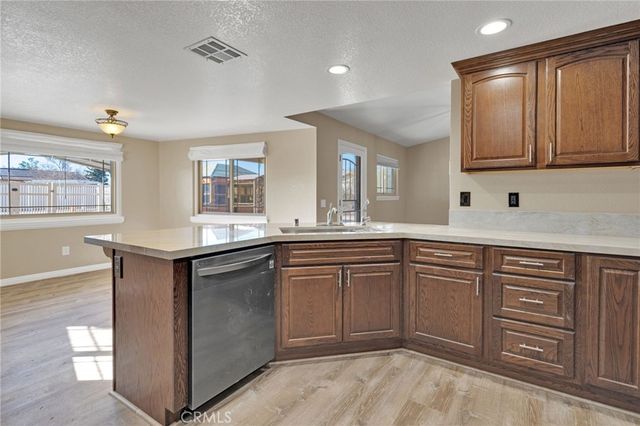 15889 Mojave, Hesperia, CA 92345