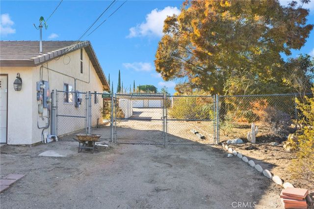 15889 Mojave, Hesperia, CA 92345