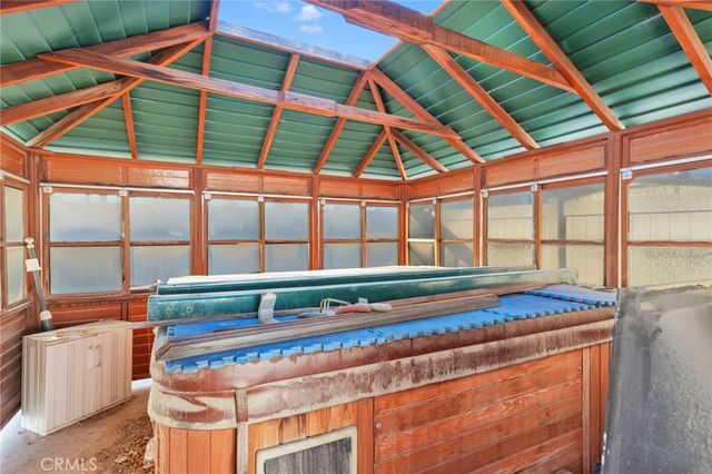 15889 Mojave, Hesperia, CA 92345