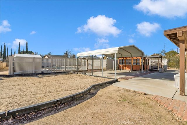 15889 Mojave, Hesperia, CA 92345