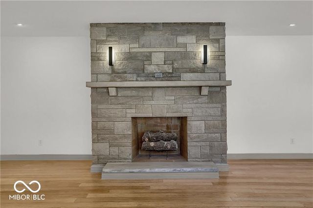 760 W Pine Street, Zionsville, IN 46077