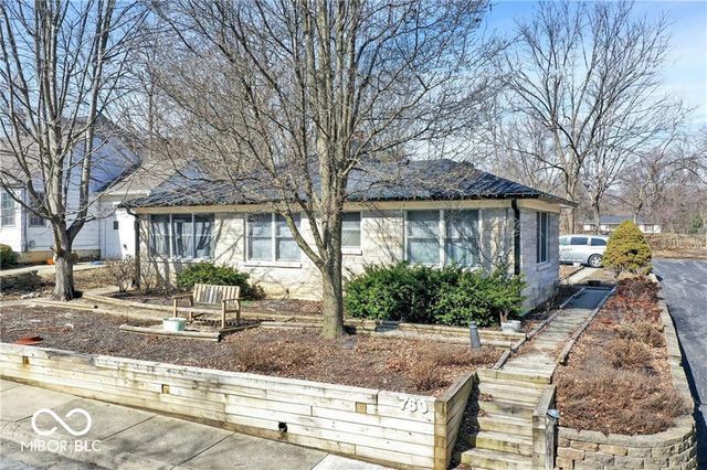 760 W Pine Street, Zionsville, IN 46077