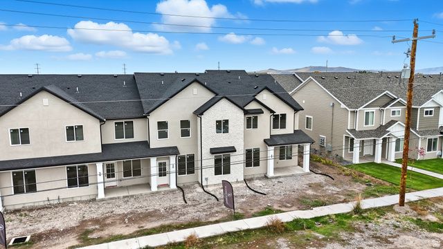 68 E 1225 S, Tremonton, UT 84337