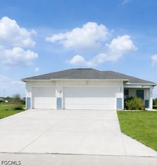9023 Maywood CIR, Labelle, FL 33935
