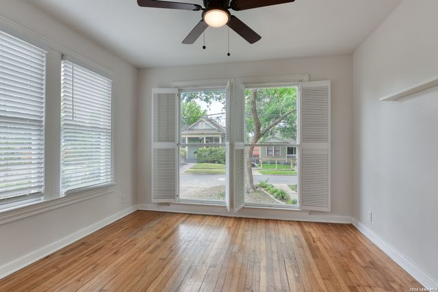 523 E HUISACHE AVE, San Antonio, TX 78212