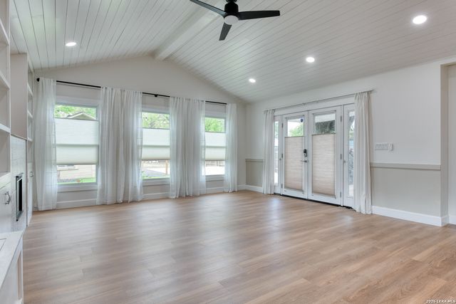 523 E HUISACHE AVE, San Antonio, TX 78212