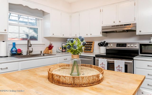 4114 Narcissus Dr, Louisville, KY 40219