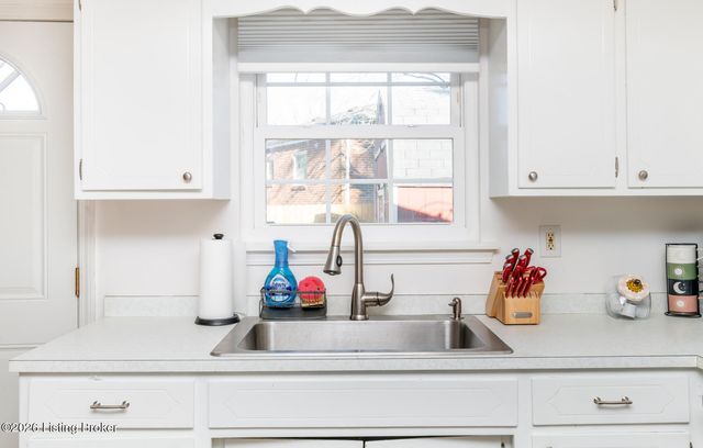 4114 Narcissus Dr, Louisville, KY 40219