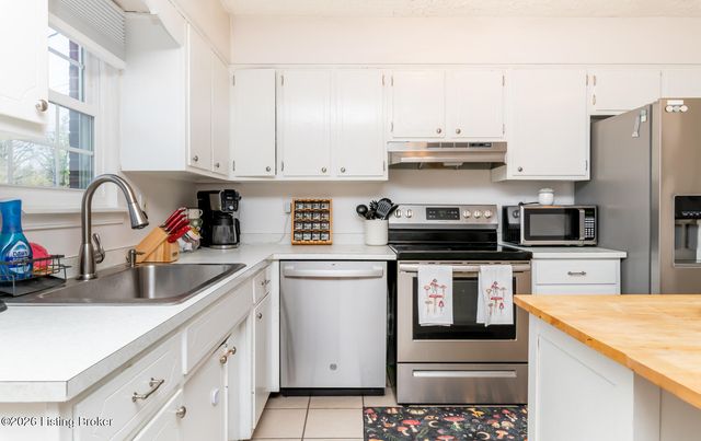 4114 Narcissus Dr, Louisville, KY 40219