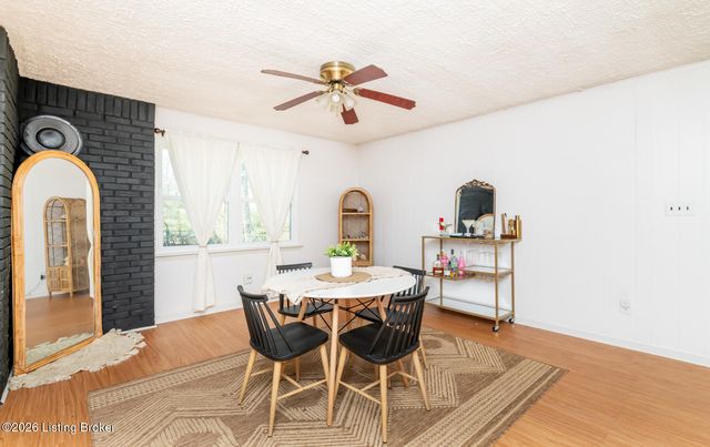 4114 Narcissus Dr, Louisville, KY 40219